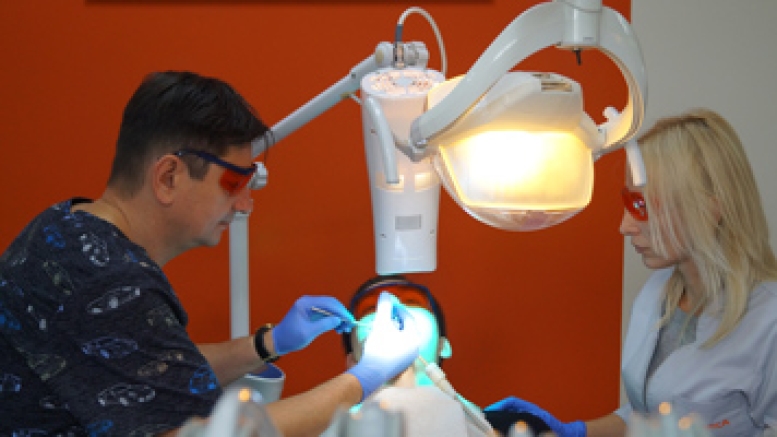 Zabiegi pielęgnacyjne jamy ustnej